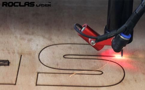 CO2 laser cutting machine Cutting plywood (2)