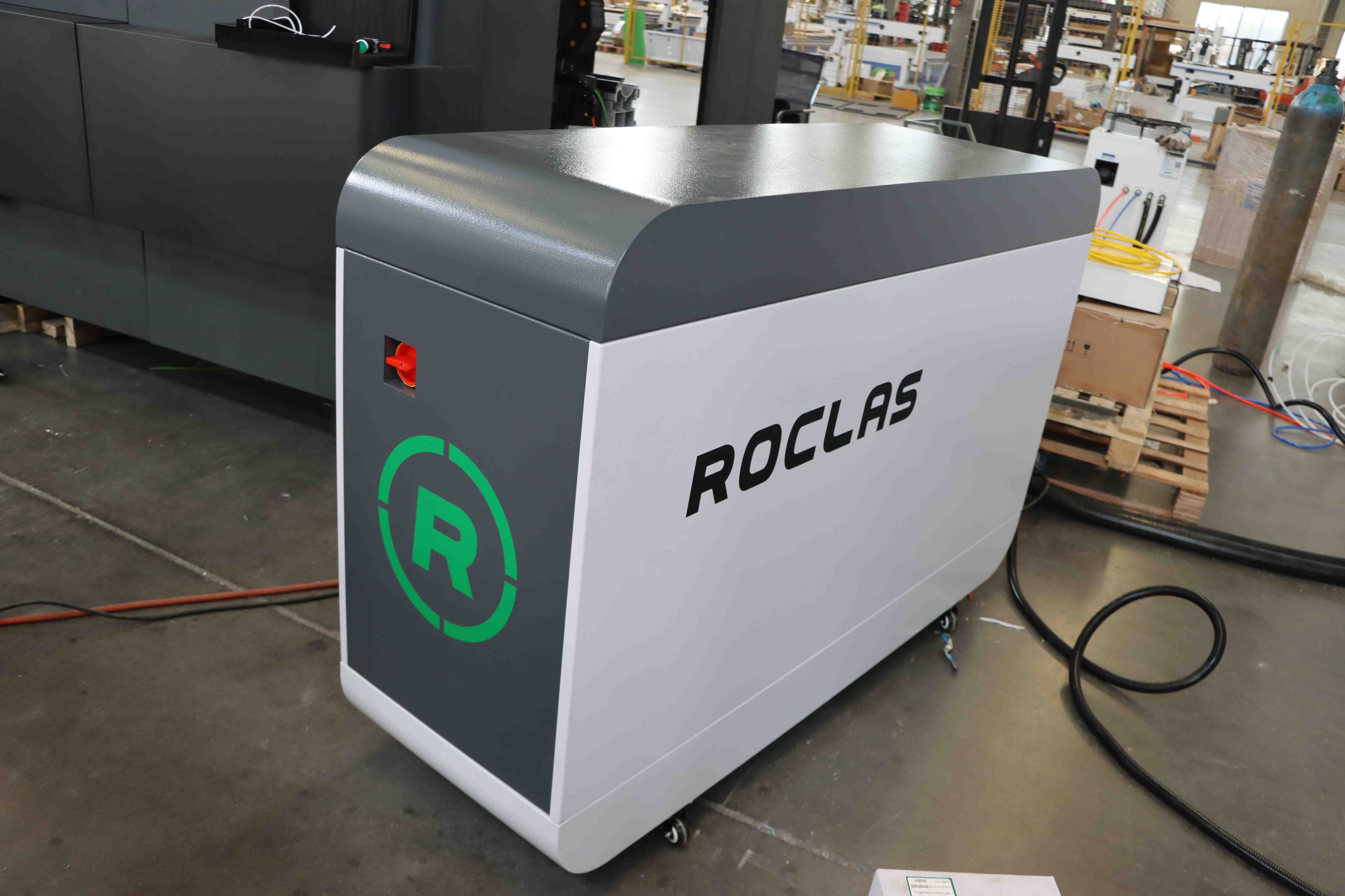 Whole cover type fiber laser cutting machine with changable table
